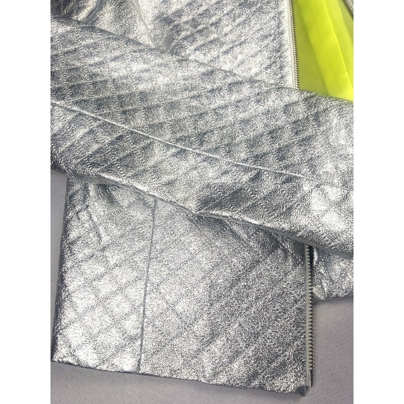 Isaac Mizrahi quilted metallic silver statement piece short jacket size 10 - Picture 5 of 9